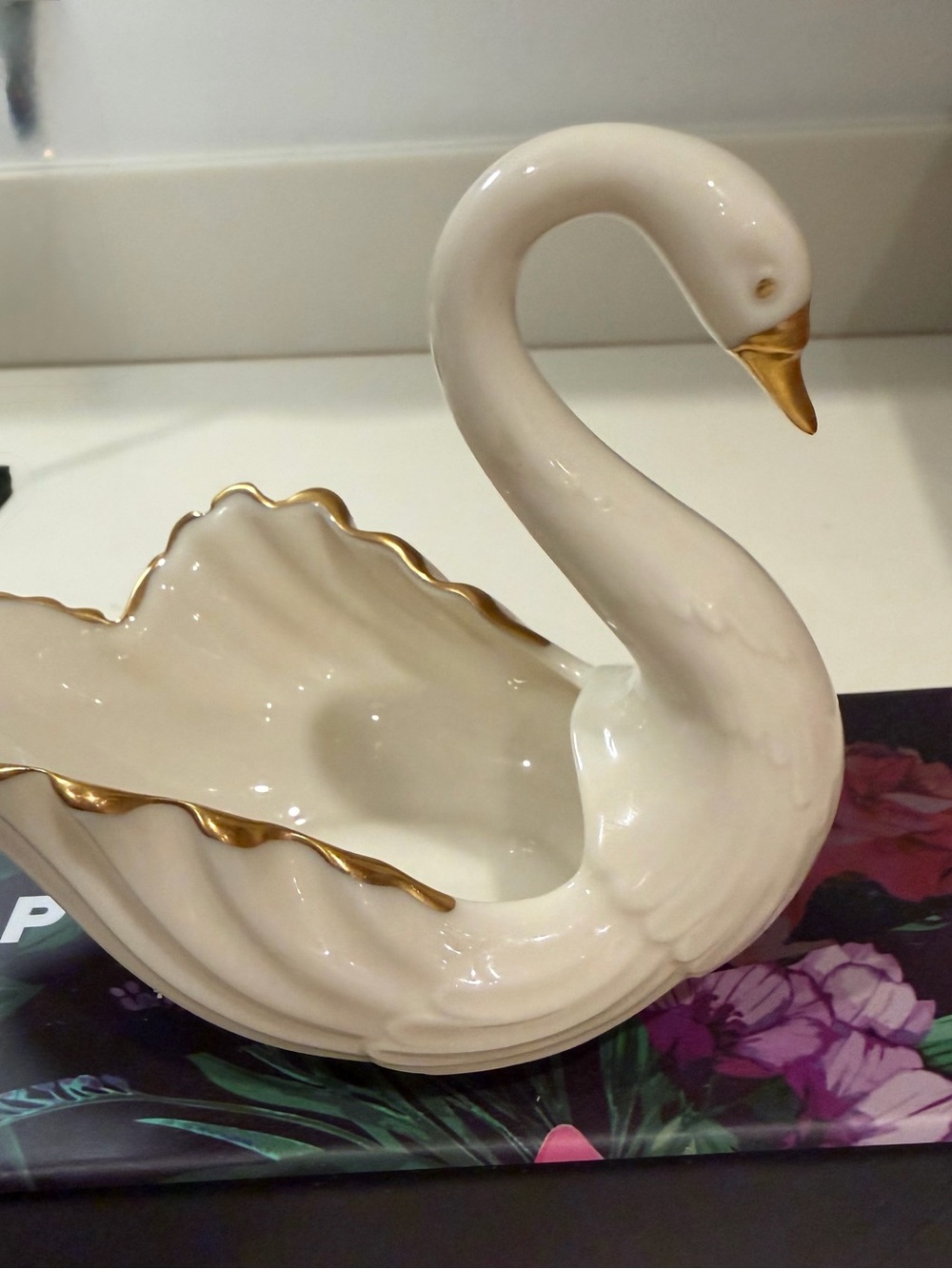 Made in USA 🇺🇸 Lenox Cream and Gold Swan trinket tray